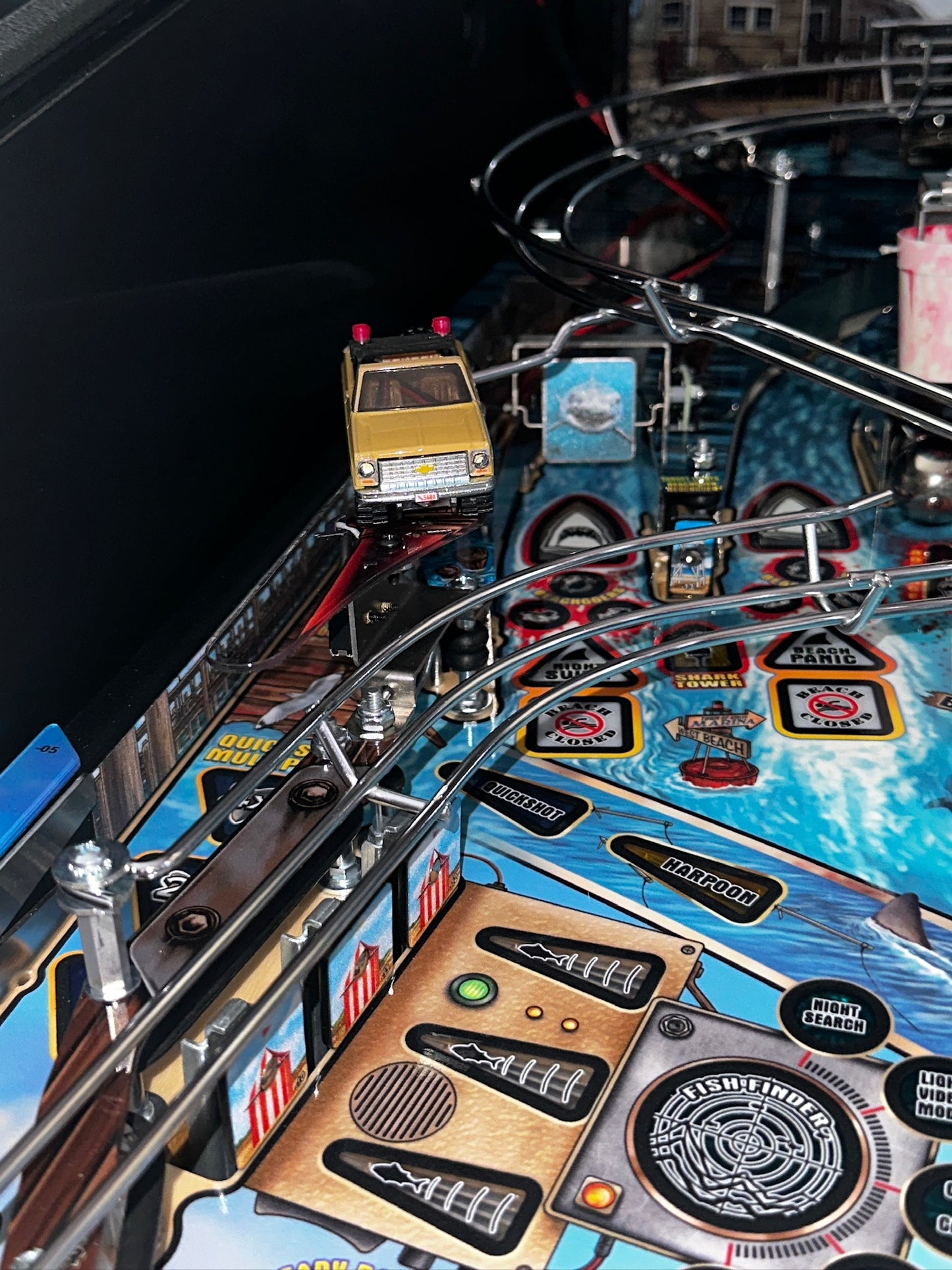 Jaws Pinball Illuminated Brody's Blazer
