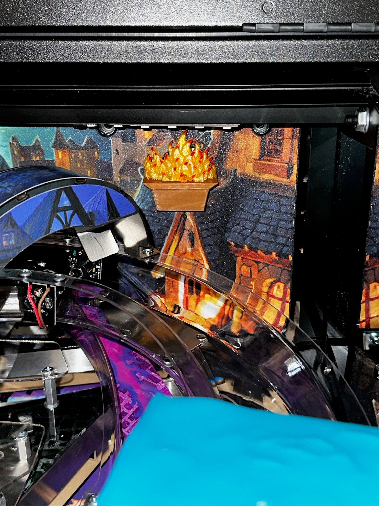 Dungeons & Dragons: The Tyrant's Eye Pinball Backboard Torches