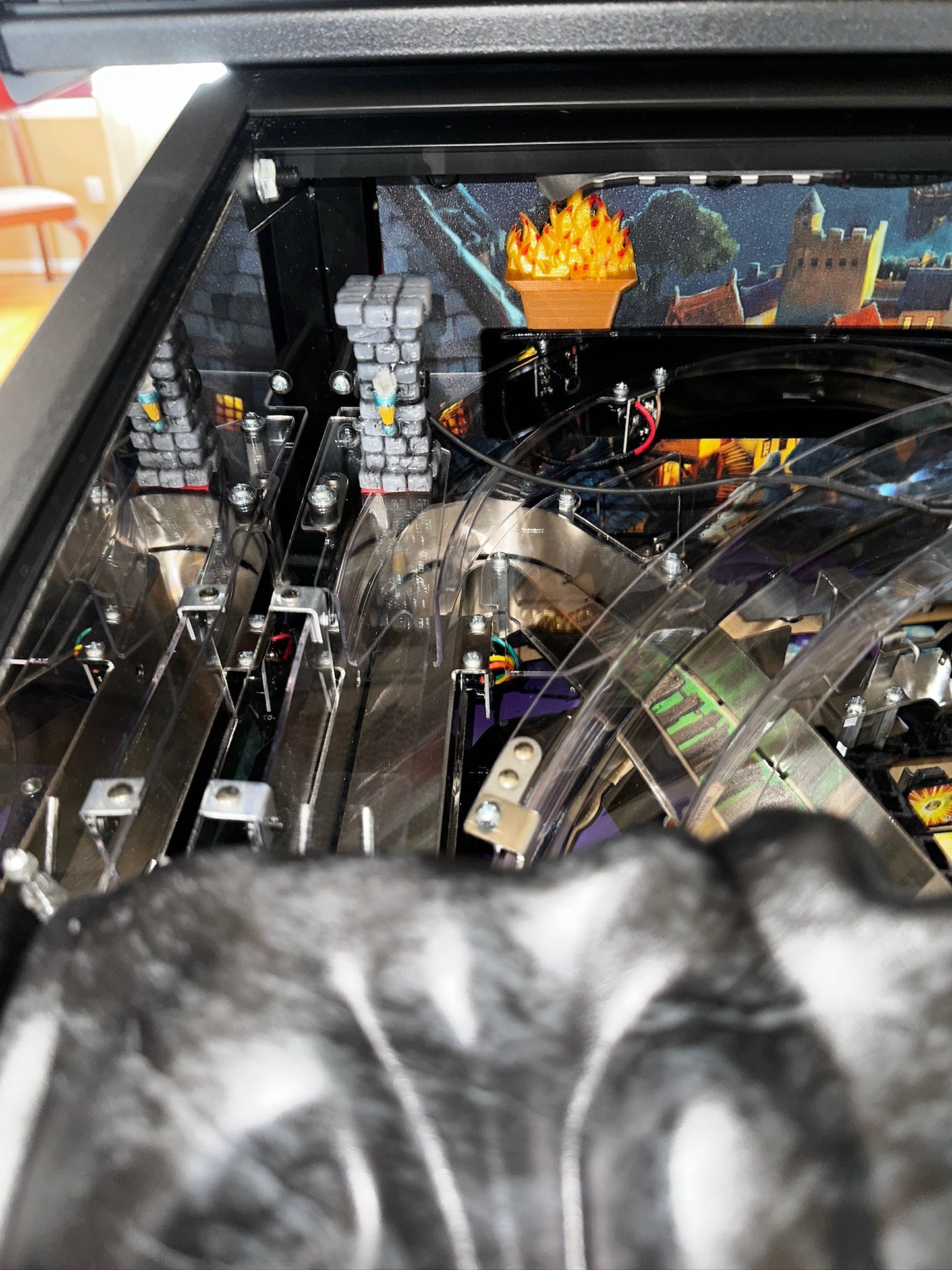 Dungeons & Dragons: The Tyrant's Eye Pinball Illuminated Dungeon Column
