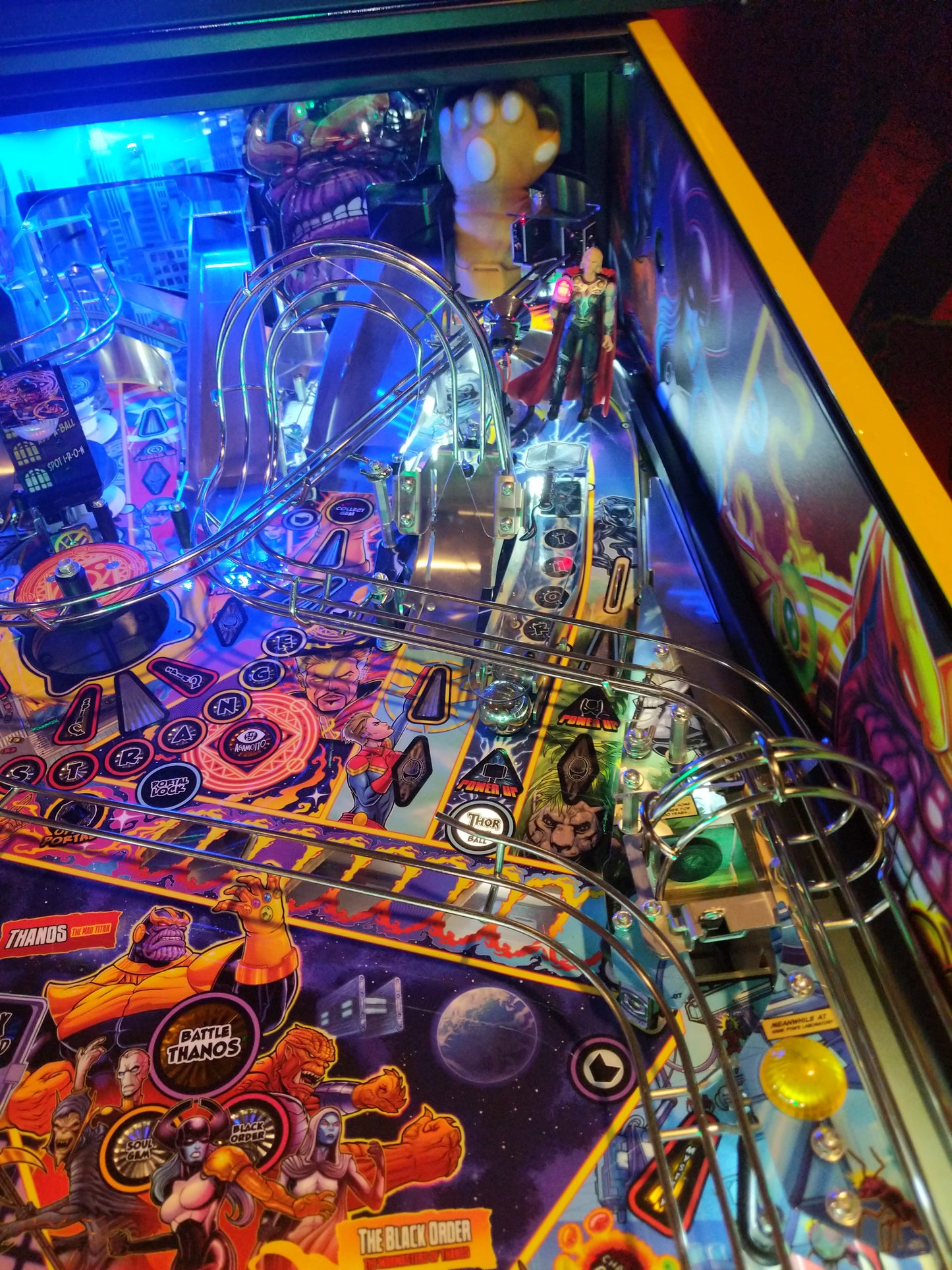 Avengers: Infinity Quest Pinball Illuminated Thor