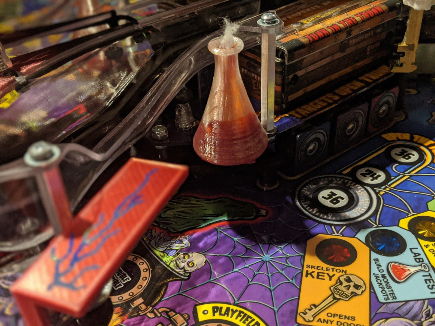 Elvira's House of Horrors Pinball Beaker Mod