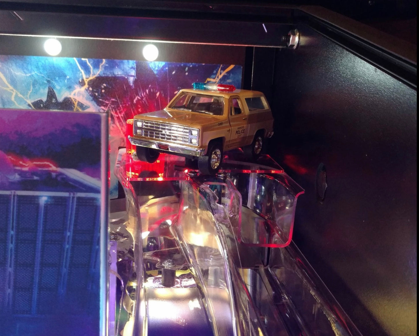 Illuminated Flashing Sirens Police Blazer