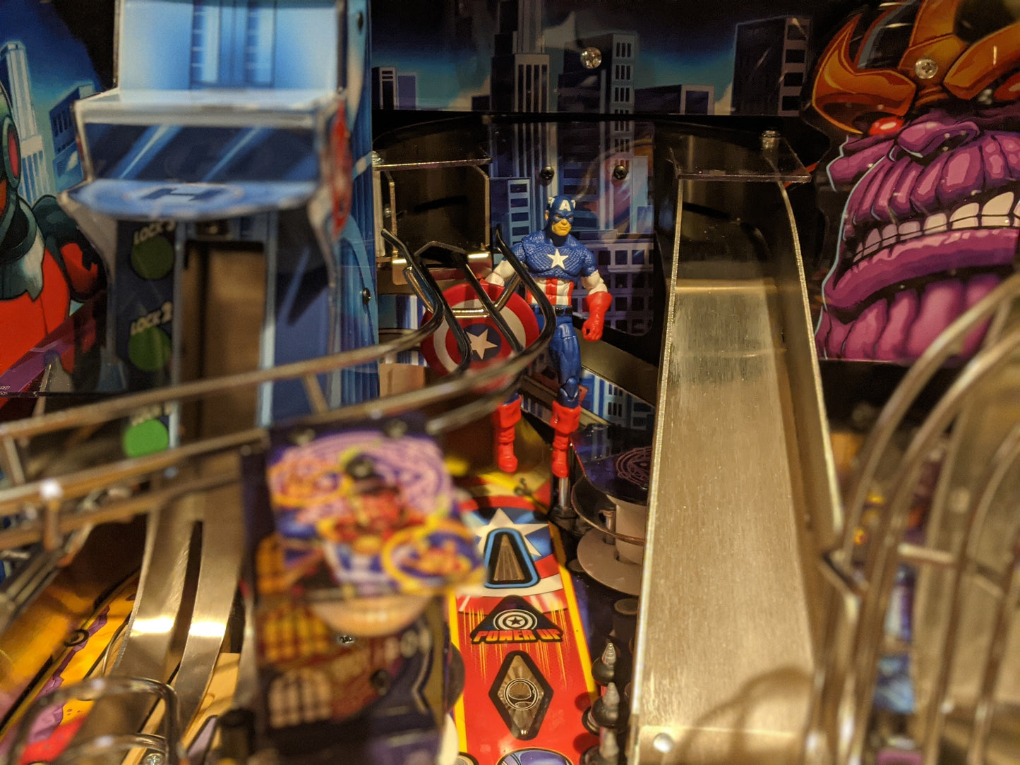 Avengers: Infinity Quest Pinball Illuminated Capt. America