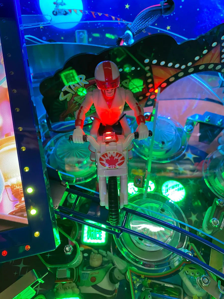 Illuminated Interactive Duke Caboom – Lermods Pinball Machine Company