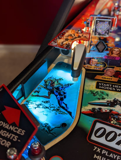 James Bond Pinball Diver Fight Flasher