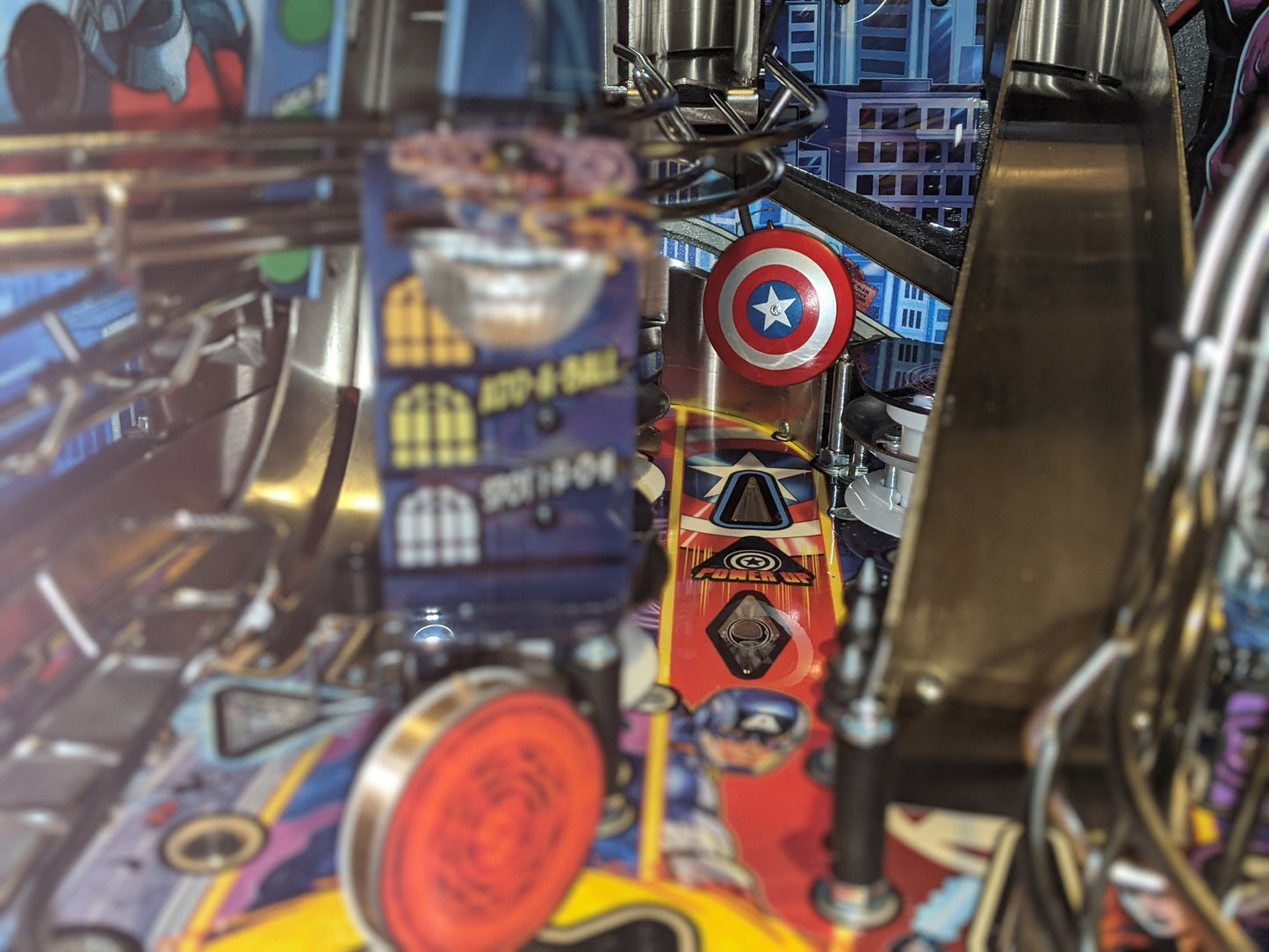 Avengers: Infinity Quest Pinball Illuminated Capt. America Shield