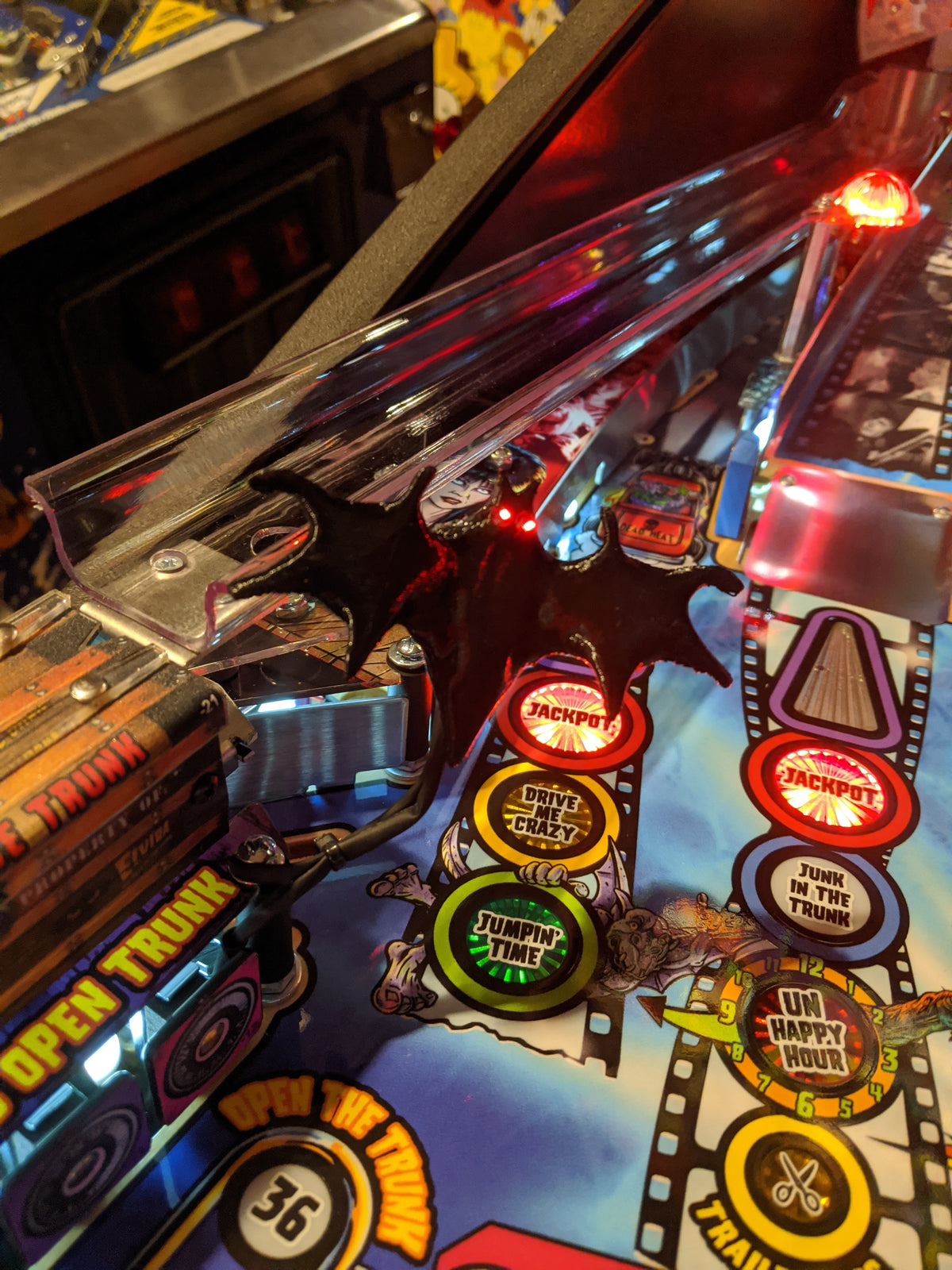 Elvira's House of Horrors Pinball Lighted Spooky Bat Mod – Lermods ...