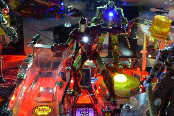 Iron Man Pinball Illuminated Iron Man mod
