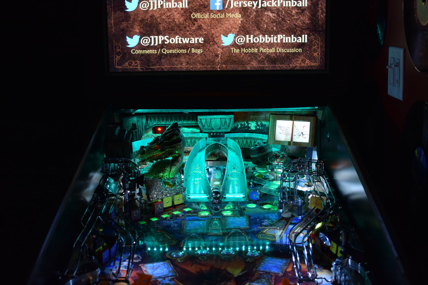 The Hobbit Pinball LED Strip RGB Backboard with Single Color Trough Light Kit