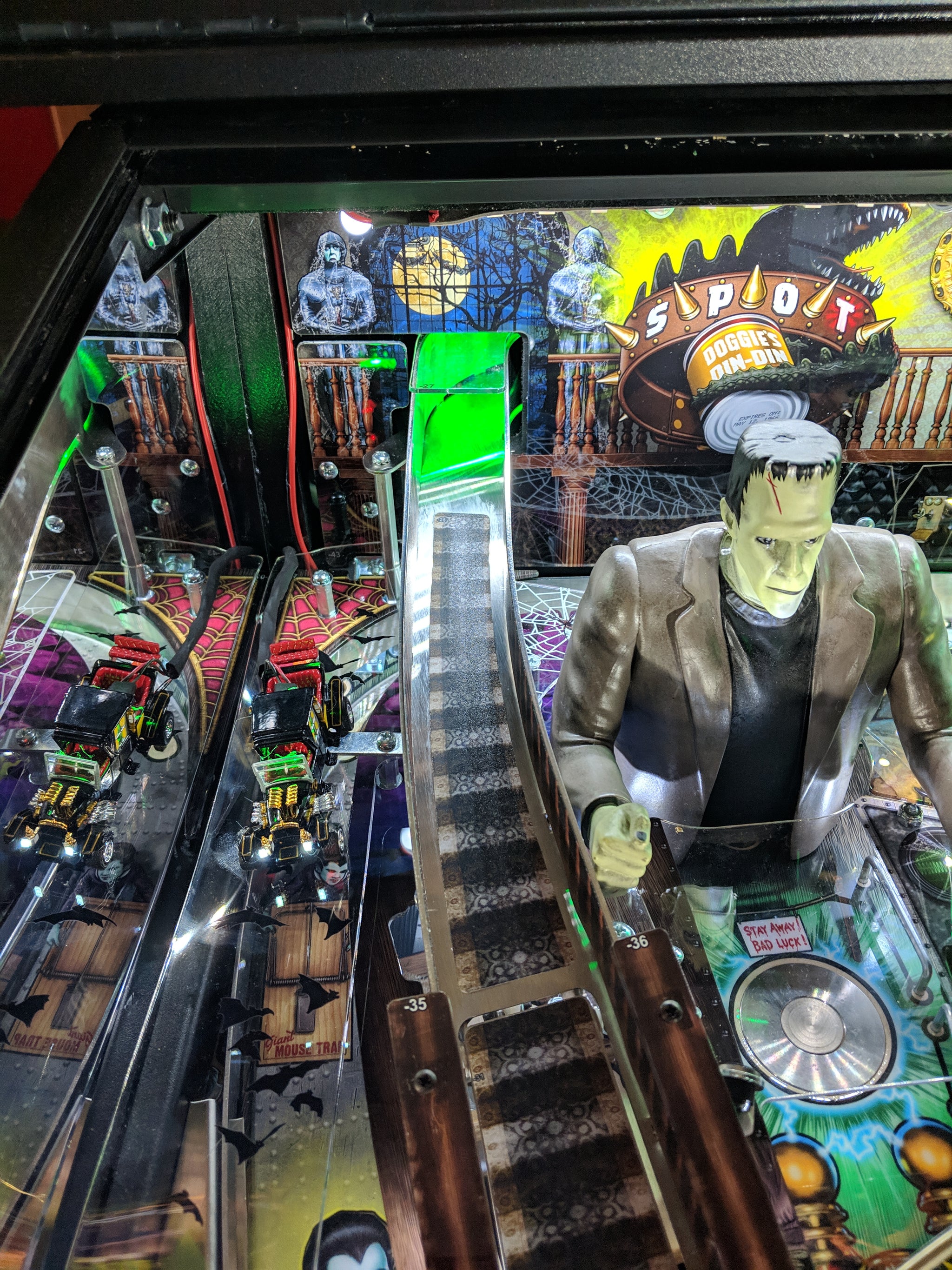 The Munsters Pinball LED Strip Illuminated Glowing Ramp Light Kit ...